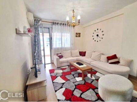 Apartament me qira 2+1 në Rrugën e Kavajës