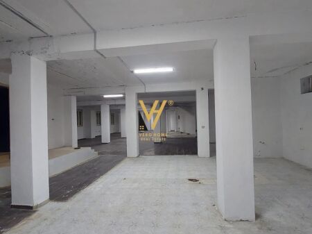 JEPET AMBIENT BIZNESI 400 M2 ME QERA TE PROKURORIA 3.500 EURO