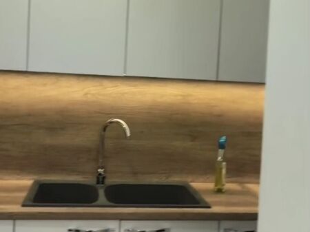 Jepet apartament 2+1+2+Post Parkimi me qira tek Rruga 5 Maji .