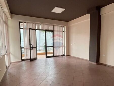 Dyqan - Për Qira - Rruga e Elbasanit, Tiranë(ID: 530581011-10)