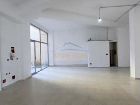 Shitet, Ambient Biznesi, Fresku, Tiranë 230,000 €