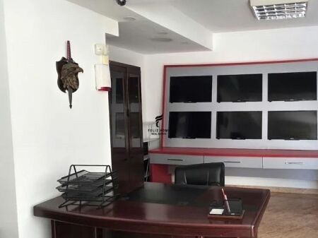 SHOP FOR RENT 70 M2 WILLSON SQUARE 80,000 LEKE FH-97935