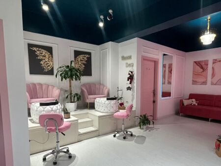 Qera | Ambjent Biznesi | Rruga Myslym Shyri | 850 €/muaj