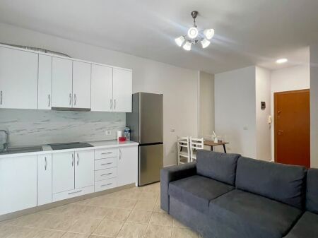 Apartament 2+1 per qira tek Rruga e Kavajes.