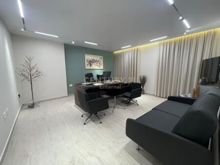 Shitet Apartament 2+1 ne Qender te Tiranes