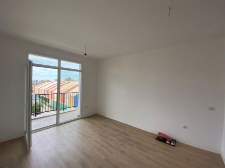 Shitet, Apartament 1+1 , Sauk, Tirane . Empire75357