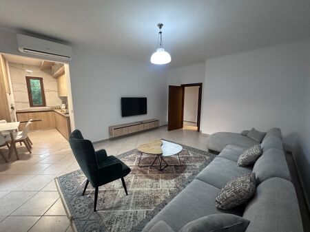 Affittasi 2+1 Viale Zogu i Pare  800€