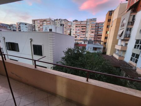 Shitet,Apartament 3+1+2,Komuna e Parisit