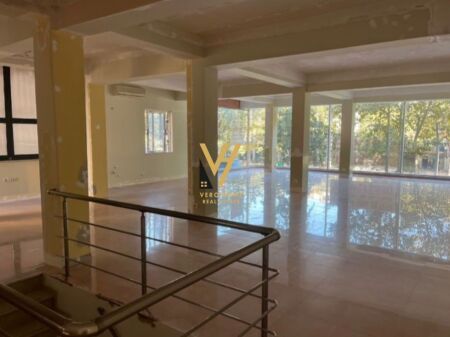NEGOZIO IN AFFITTO 240 M2 IN VIA DRITAN HOXHA 170.000 LEKE