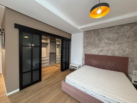 Jepet apartament 2+1+2 me qira tek Kopshti Zoologjik , Kopshti Botanik , Liqeni i Thate