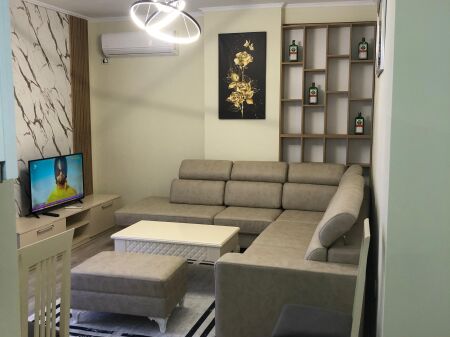 Ish Fusha e Aviacionit, Jepet me qera apartament 1+1+Blk.