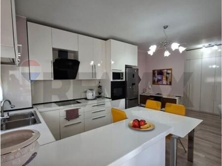 Apartment 2+1+2 for sale at Komuna e Parisit