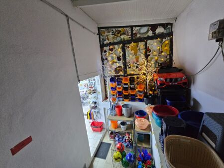 Jepet ambient biznesi me qira tek Rruga Ali Demi
