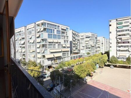 JEPET ME QIRA Apartament 3+1+2 PËR ZYRA – KATI I 3-TË, PRANË KIKA 2