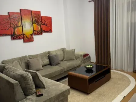 Qera | Apartament 2 + 1 | Shkozë | 390 €/muaj