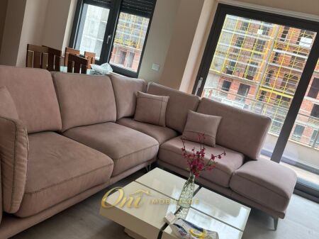 ZOGU I ZI APARTAMENT PER QERA 1+1