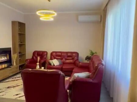 Apartament 2+1+2 me parkim, Lake View