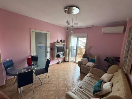 Appartamento - In Affitto - Myslym Shyri, Tirana