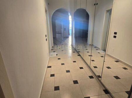APARTAMENT NË SHITJE – MUNDËSI IDEALE PËR BANIM DHE BIZNES