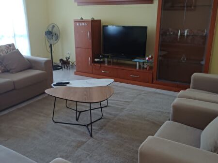 🏡 Jepet me qira apartament 2+1+2  📍 Përballë Delijorgjit, te Pallati me Shigjeta 💰 Çmimi: 70,000 lekë/muaj, i padiskutueshëm