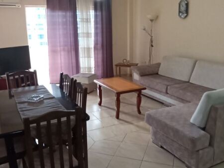 Apartament 2+1 i mobiluar me qira te Komuna e Parisit (Pasticeri Nefeli)
