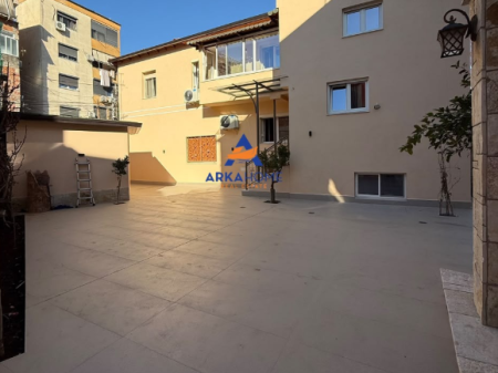 JEPET VILE ME QERA PER ZYRA/BANIM 141 M2 "TE 21 DHJETORI" 210000 LEKE