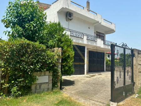 VILLA SU DUE PIANI IN VENDITA – BERAT