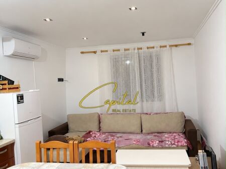 APARTAMENT ME QIRA 1+1 MATERNITETI I RI 40.000 LEKE