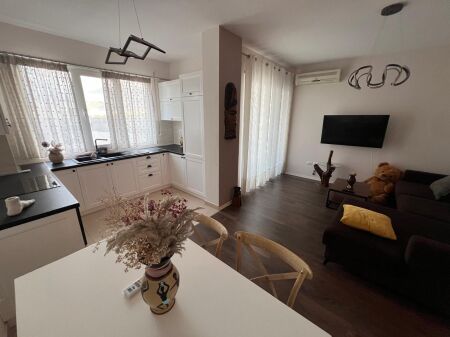 Super apartament 2+1 me qira te Kopshti Zoologjik, Kompleksi Mateo