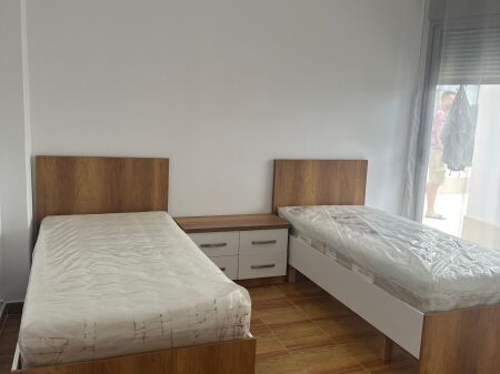 Jepet Me Qera Apartament 3+1+2 Tualete +1 Ballkon