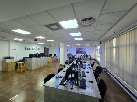 UFFICIO OPEN SPACE IN AFFITTO NEL CENTRO DI TIRANA!