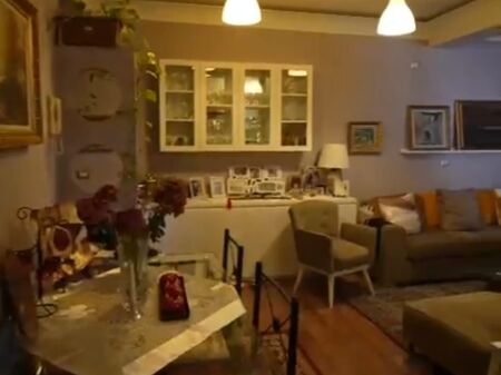 Shitet apartament 2+1+2+2 Poste Parkimi tek Komuna e Parisit , prane EHW .