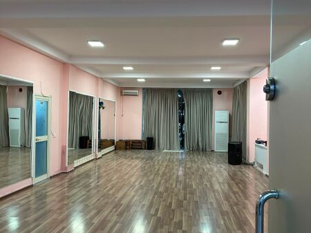1+1 space for sale with possibility of use as a residence or business 80m2. Located behind the district court. Price 400,000 euro