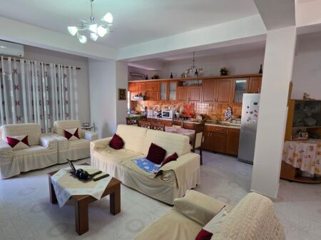 APARTMENT 3+1 WITH GARAGE FOR SALE – NEAR THE FORMER BREAD FACTORY, DURRËS