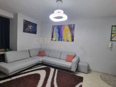 Apartament 1+1 Për Shitje në Yzberish, Tiranë!