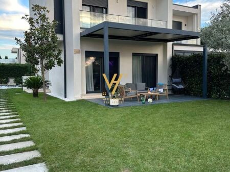 SHITET VILE LUKSOZE NE VALA MAR, HAMALLAJ 1.050.000 EURO