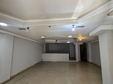 SHOP FOR RENT 100 M2 FORMER EXHIBITION 100,000 LEKE FH-98193