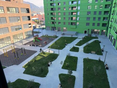 🏡✨ Vendesi in vendita super appartamento 1+1  📍 Via 5 Maggio, Tirana