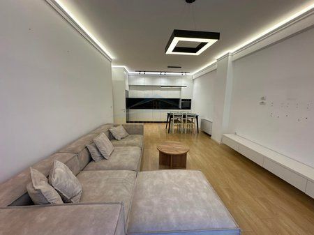 Qera,Apartament 3+1+2 +parkim,Rruga e Kosovarëve,Tiranë.
