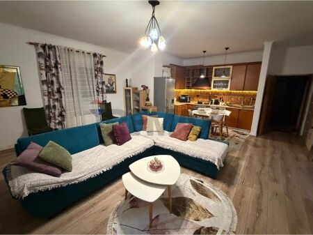 Apartament - Për Qira - Rruga Selita e Vjetër, Tiranë