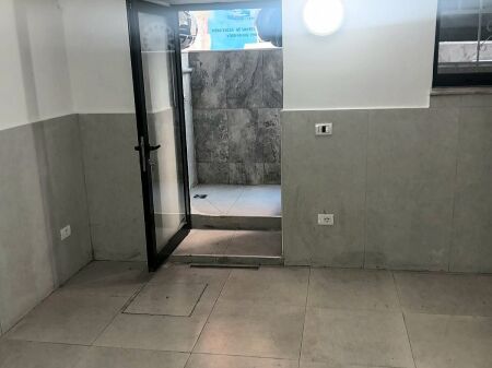 🏢 AMBIENT BIZNESI ME QIRA – ISH-BLLOK | 22 m²