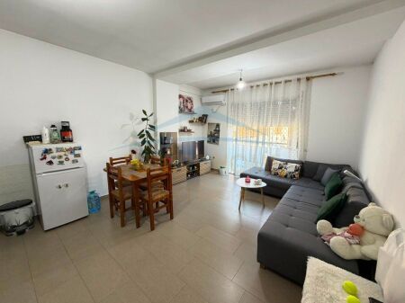 Shitet, Apartament 2+1+2, Unaza e Re, Tiranë