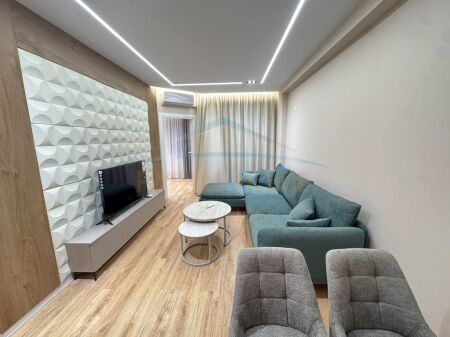 Shitet, Apartament 1+1, Bulevardi Migjeni, Yzberisht
