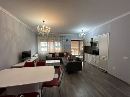 Qera, Apartament 3+1 Kompleksi Delijorgji 1,050 €