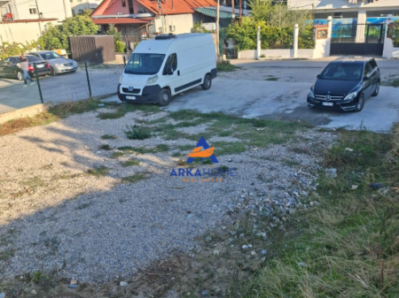 SHITET TOKE 500 M2 "SAUK" 200.000 EURO