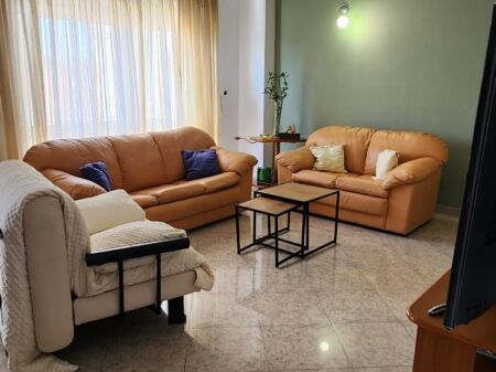 Apartament 1+1 me qira në Sheshi Avni Rustemi, Tirane