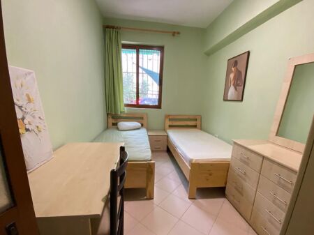 Qera | Shtëpi private 1 + 1 | Laprakë | 400 €/muaj