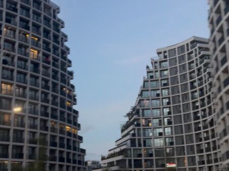 Ambient komercial per qira Lake View
