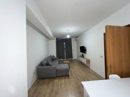 Apartament 1+1 + Ballkoni Mobiluar me Qira – Astir !