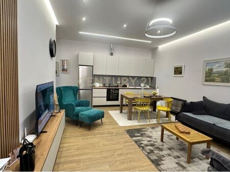 Apartament 2+1+2 - Kopshti Botanik!